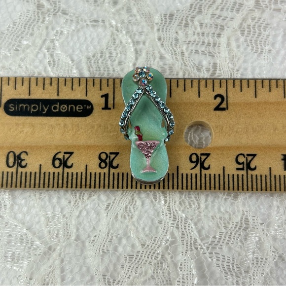 Hawaiian Jeweled Martini Flip Flop Pendant Charm in Faux Gemstones Glamcore - Picture 5 of 5
